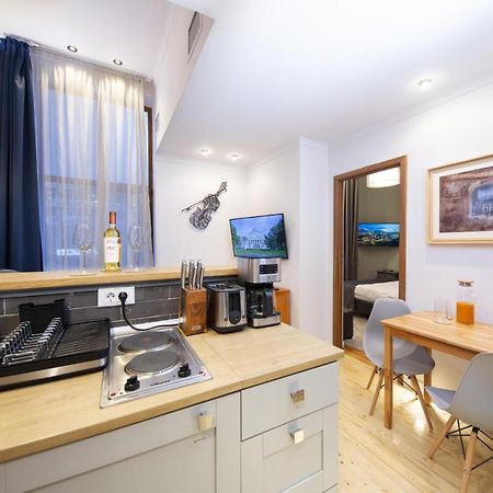 Athenaeum Spacious& Cozy 1Br Prime Location W Balcony Бухарест Экстерьер фото