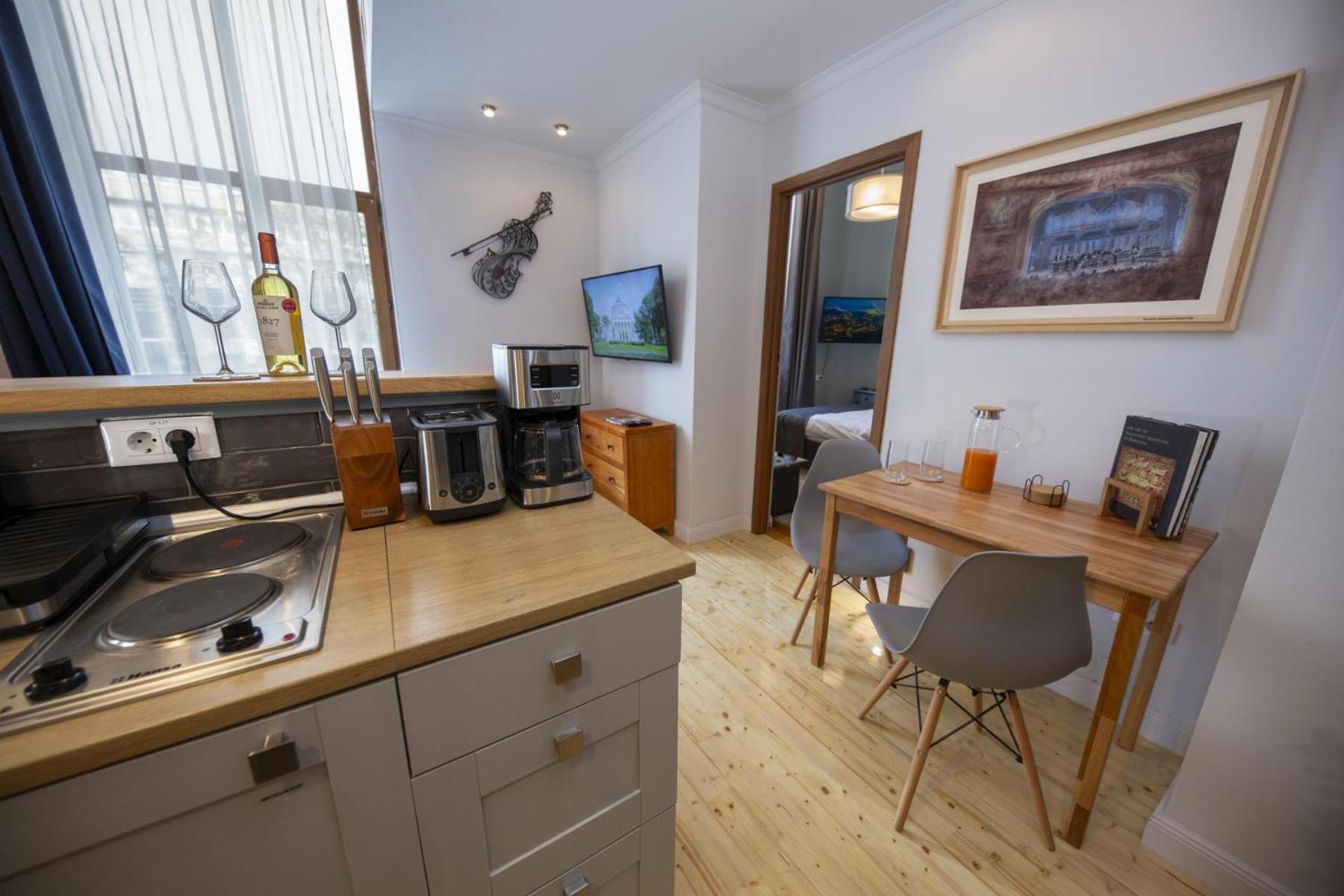 Athenaeum Spacious& Cozy 1Br Prime Location W Balcony Бухарест Экстерьер фото